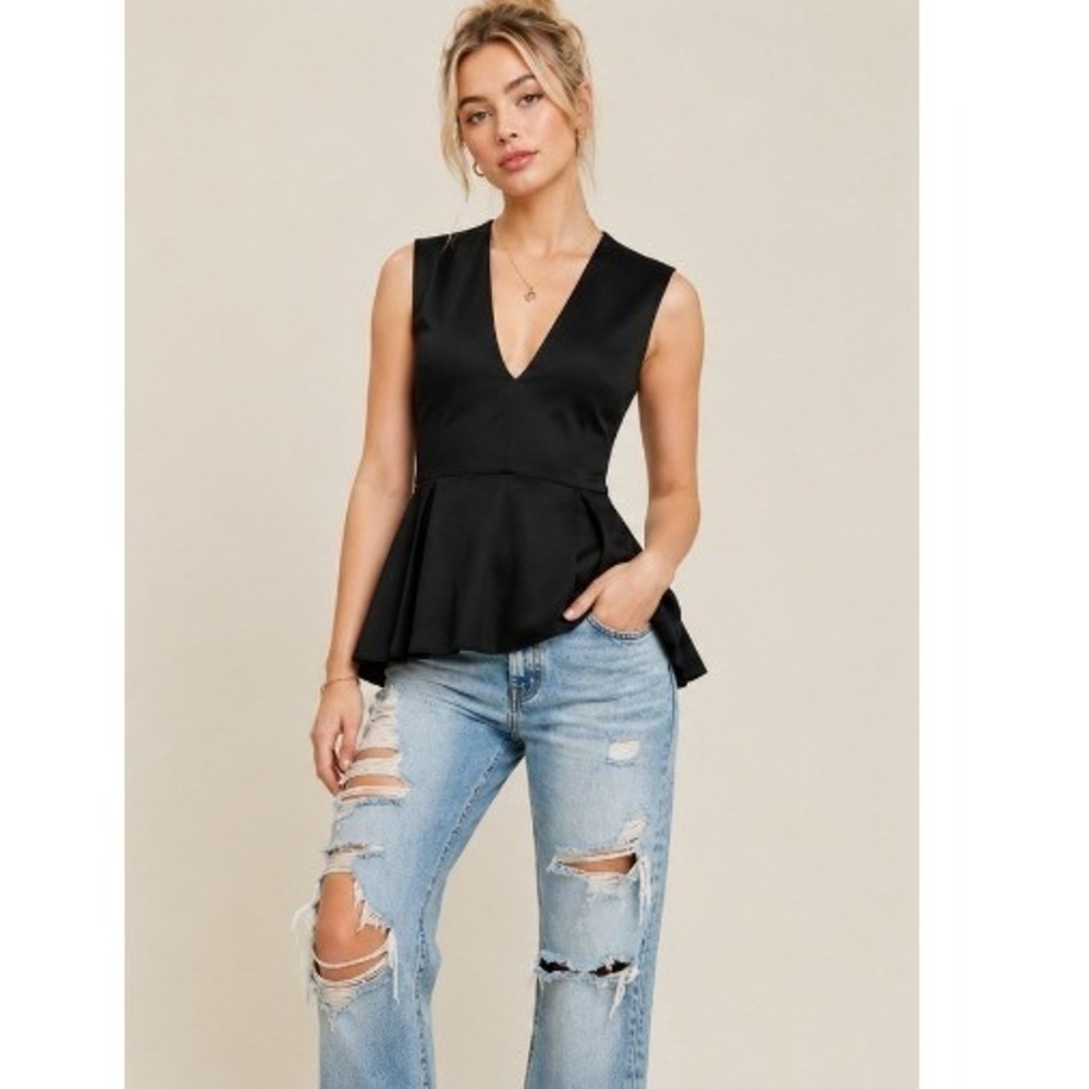 Cushnie et Ochs Black Wool Blend Deep V Pleated Peplum Top Silk Lined USA
